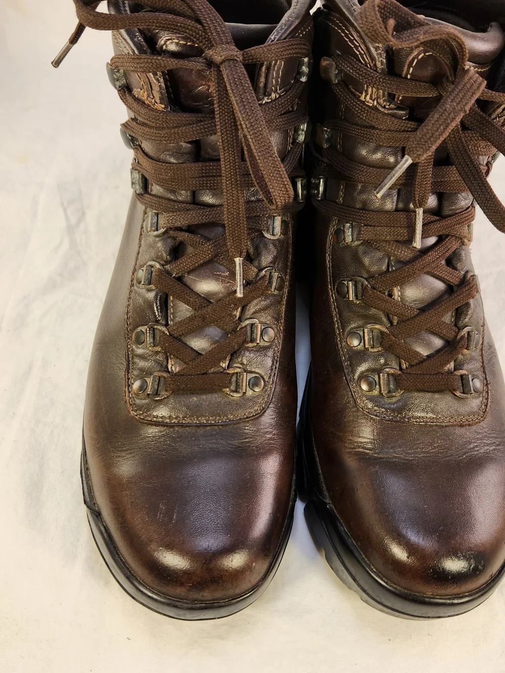 CABELAS  GORETEX VIBRAM SOLE HIKING BROWN LEATHER MEN BOOTS SIZE 10/44